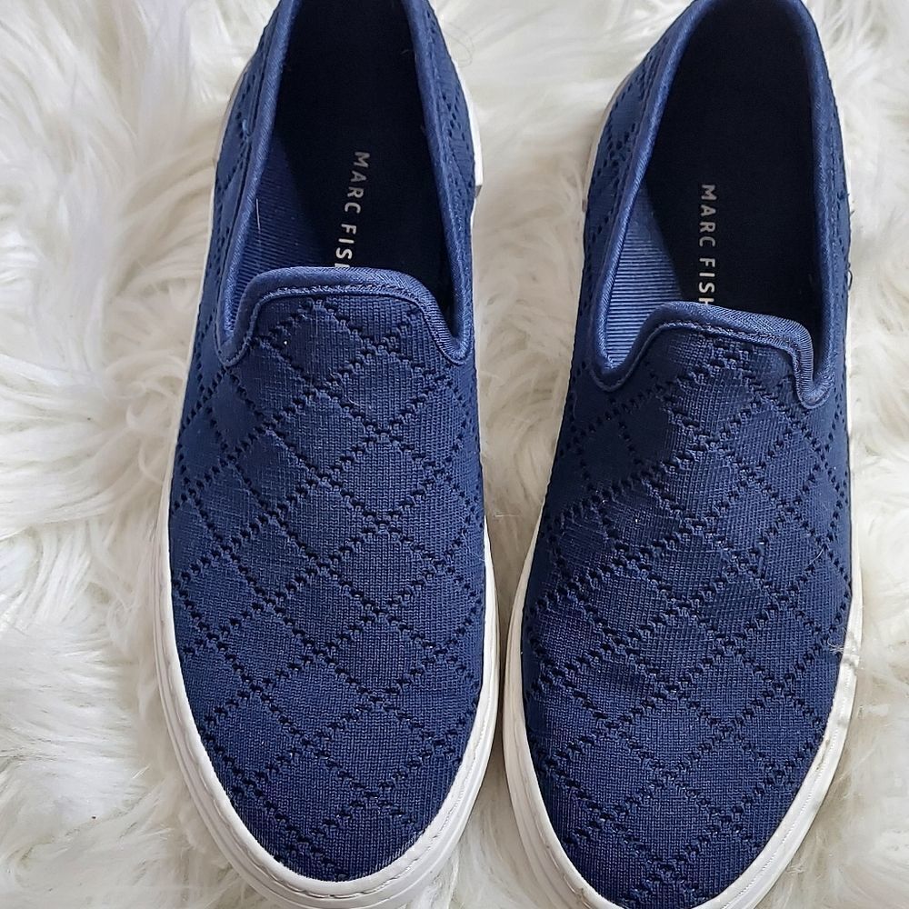 Marc Fisher Blue quilted‎ Slip-on Womens Sneakers SZ 7.5